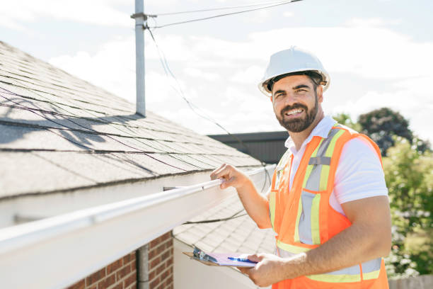 Best Roof Gutter Cleaning  in Eureka, CA